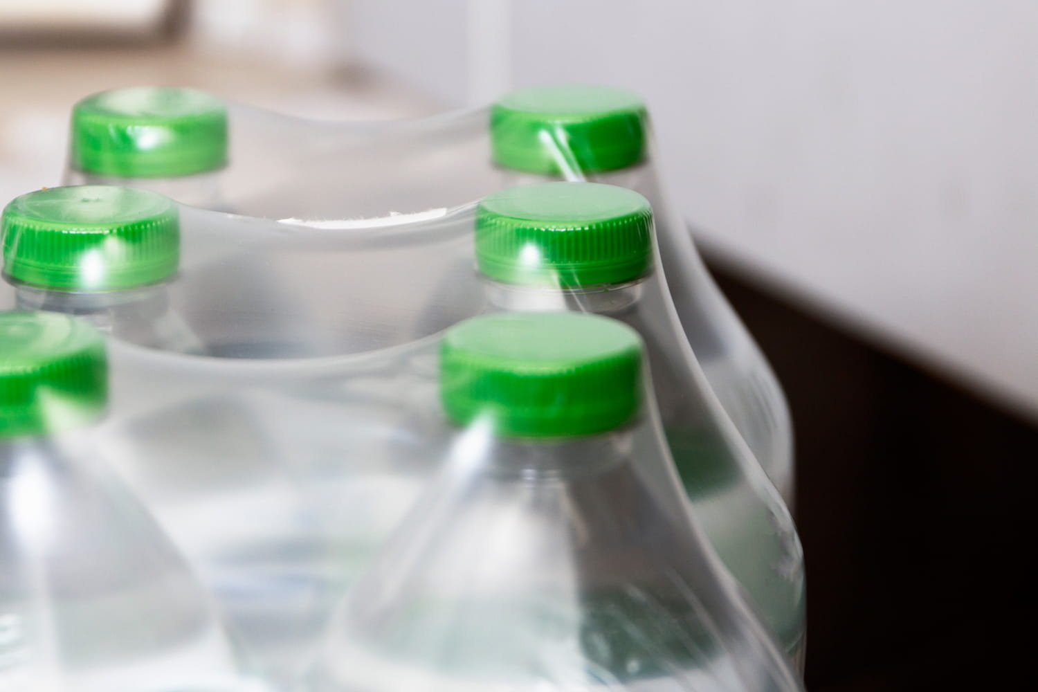 How long should you store an open plastic water bottle? The deadline is very short